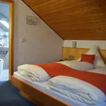 Отель Waldesblick, Hotel-restaurant Лар