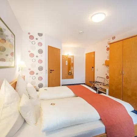 Hotel Waldesblick 4*