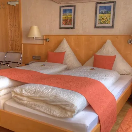 Hotel Waldesblick 4*